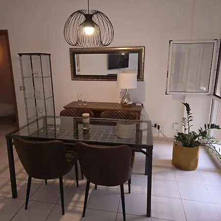 Casa Molina Con Terraza Al Lado De La Playa Las Palmas